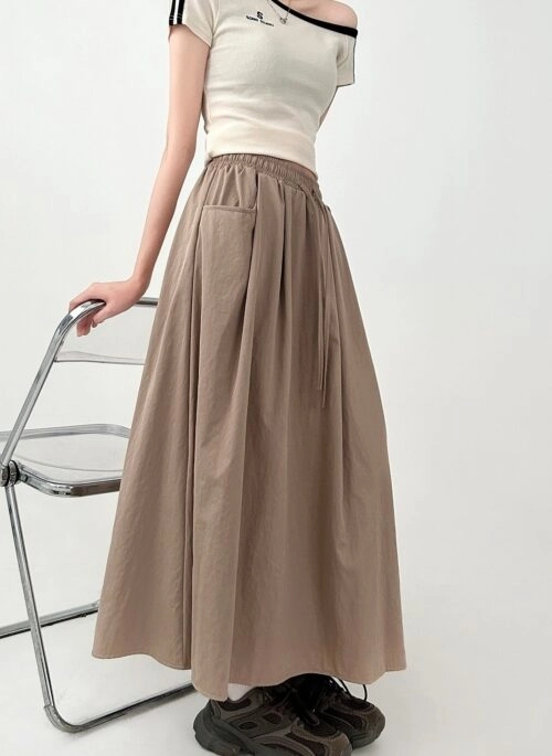 Black Pleated Elastic Waist Midi Skirt