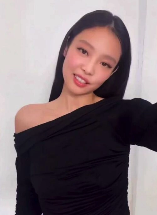 Black Ruched One Shoulder Top | Jennie - BlackPink