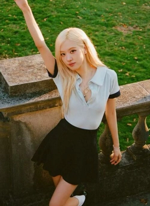 Blue Contrast Trim Cropped Polo Shirt | Rose - BlackPink