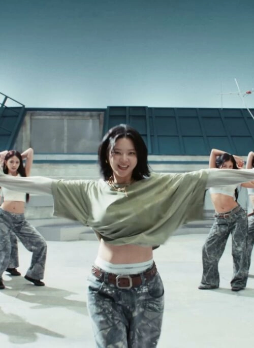 Brown Branch Camouflage Pants | TWICE