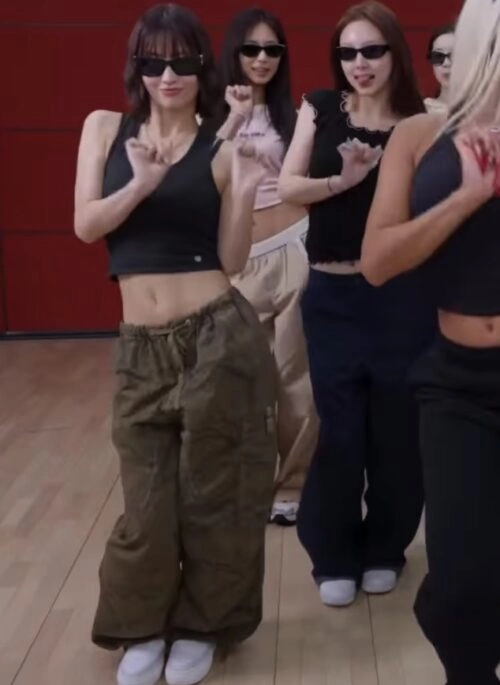 TWICE タンクトップ　MOMO TWICE Ready To Be Special タンクトップユニ モモ - メルカリ