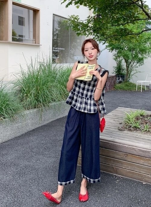 French Retro Plaid Lace Vest Wide Leg Pants Set