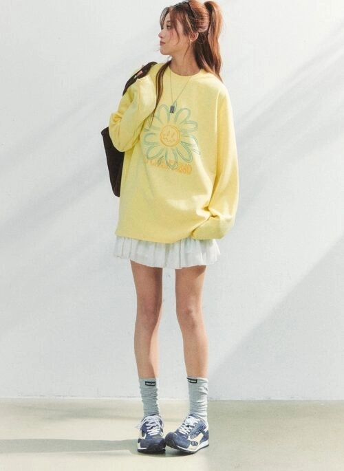 Lightweight Sunflower Letter Print Long Sleeve Tee