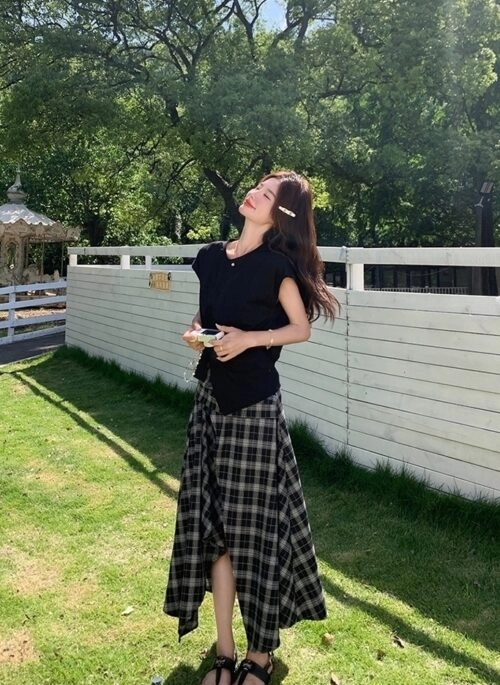 Plaid Asymmetrical Skirt And Casual Top Set