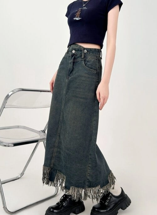 Plus Size Denim Split Hem Midi Skirt