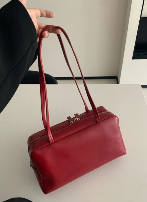 Red Boxy Minimalist Shoulder Bag | Jennie – BlackPink