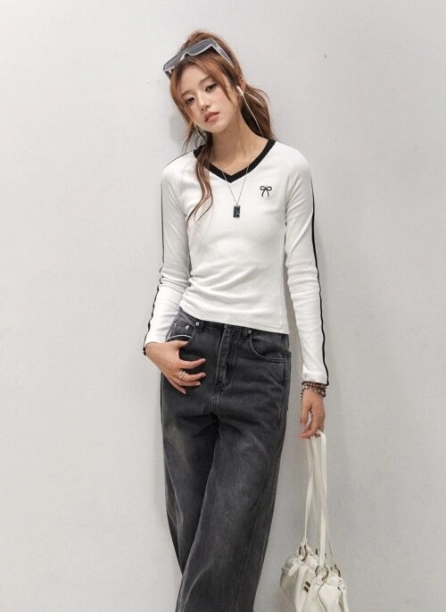 Seoul Style Embroidered Bow V Neck Long Sleeve Tee