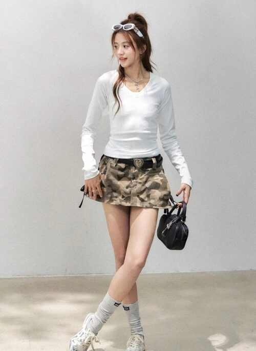 Slim Fit V Neck Long Sleeve Crop Top