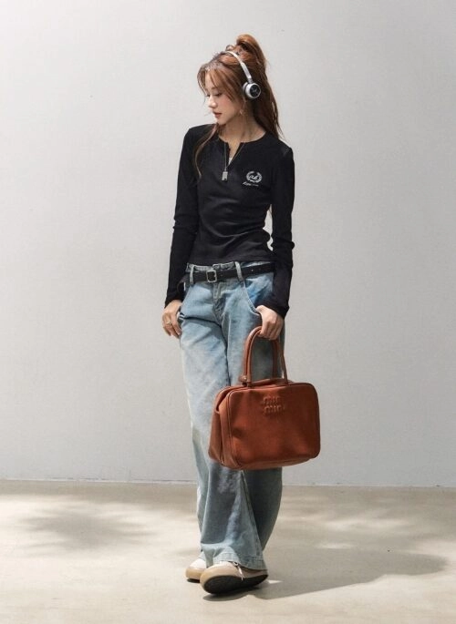 Slim Fit V Neck Long Sleeve Top