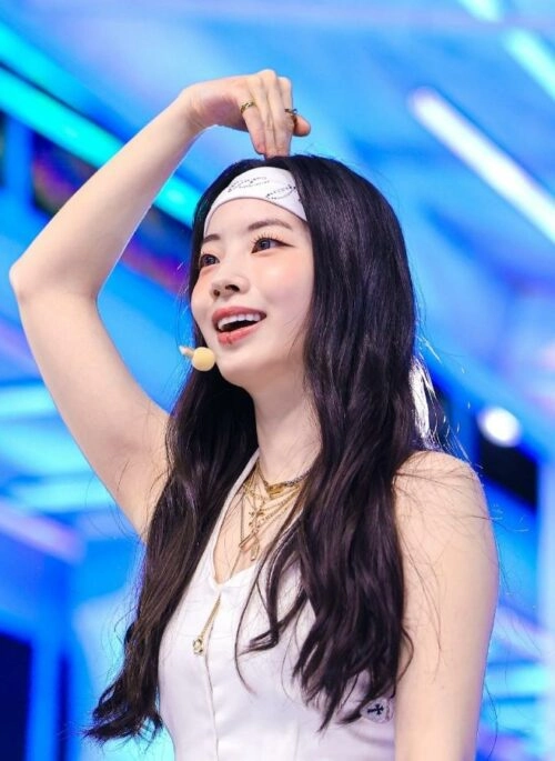 White Angel Crystal Embezzled Headband | Dahyun – TWICE
