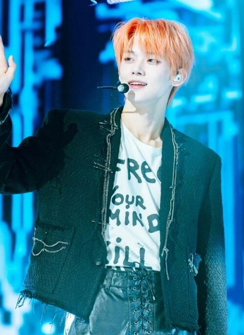 White Handwritten Text Graphic T-Shirt | Yeonjun - TXT