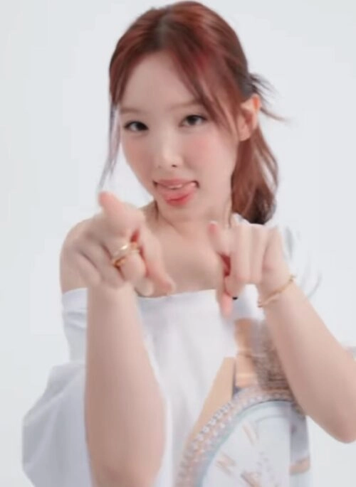 White One-Shoulder Timepiece Print T-Shirt | Nayeon – Twice