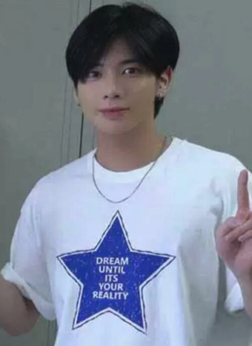 White Star Statement Print T-Shirt | Taehyun – TXT