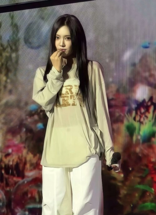 Beige Graphic Long Sleeve T-Shirt | Ningning - Aespa