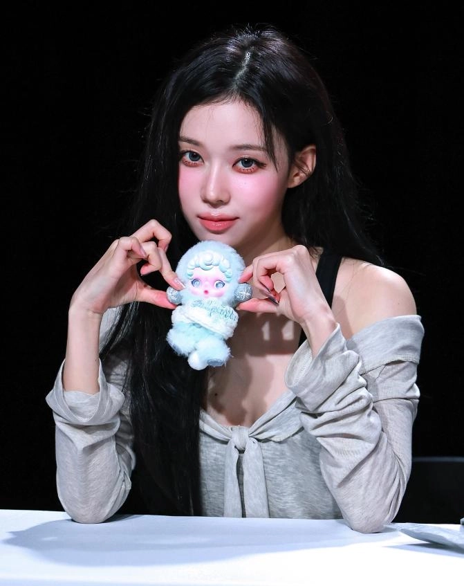 Beige Tie Collar Long Sleeve Top | Winter - Aespa - Fashion Chingu