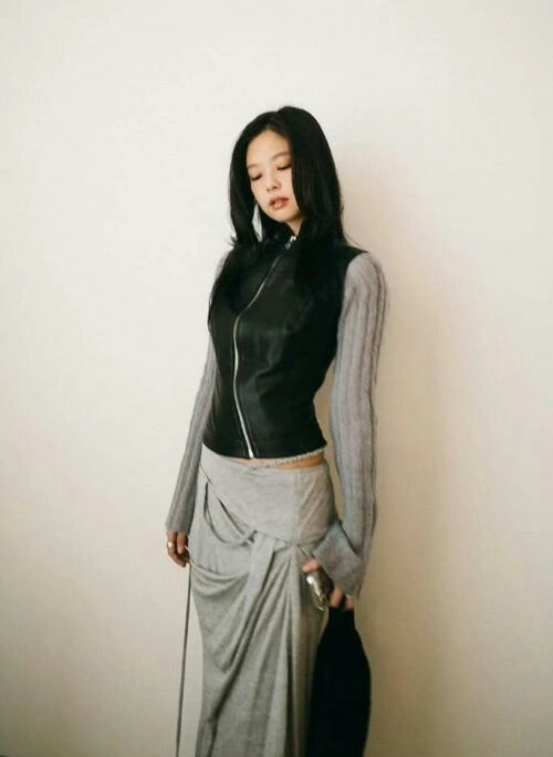 Grey Ribbed Knit Arm Sleeves | Jennie - BlackPink
