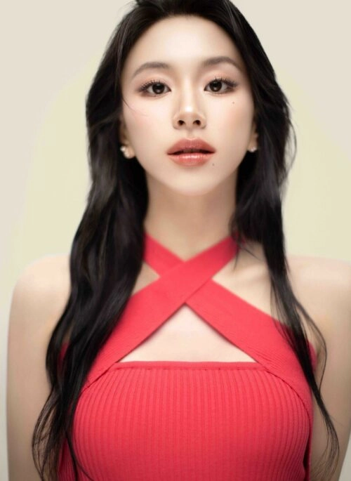 Red Criss-Cross Halter Ribbed Top | Chaeyoung - TWICE