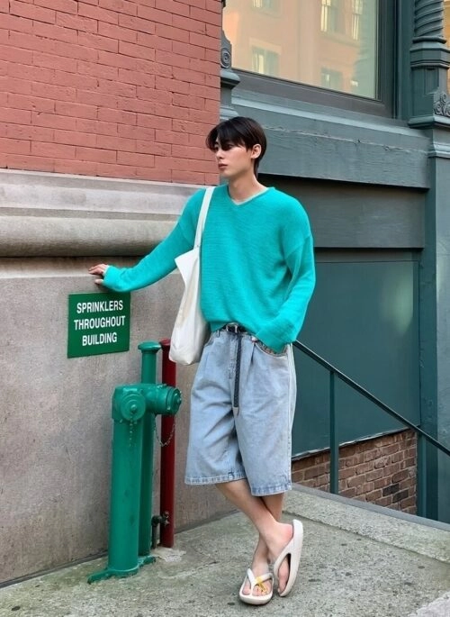 Sea Green V-Neck Long Sleeves T-Shirt | Jeongin – Stray Kids