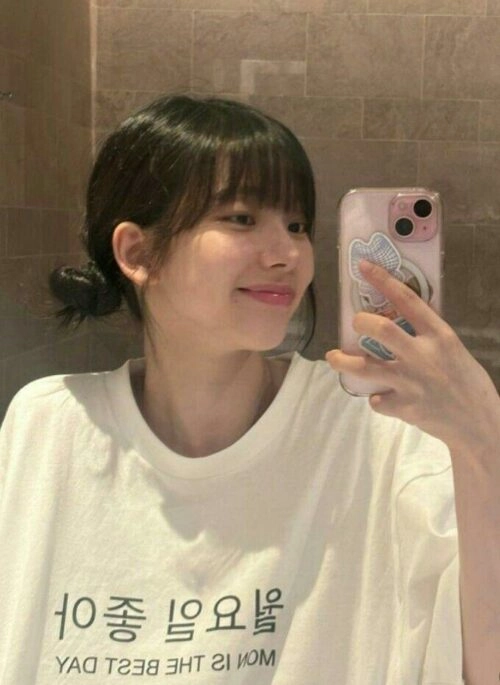 White Korean Statement Printed T-Shirt | Karina – Aespa