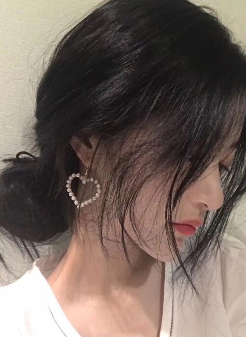 White Pearl Heart Hoop Earrings | Joy - Red Velvet