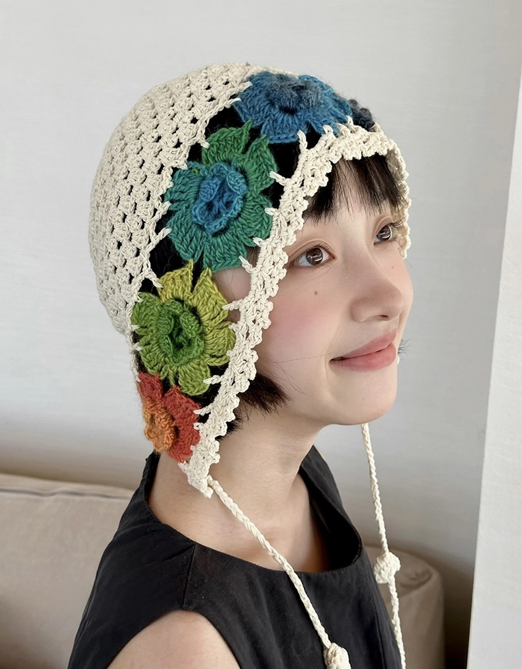 Beige Crochet Multicolor Flower Hat | Sakura - Le Sserafim