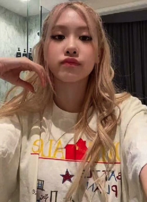 White Number One Girl T-Shirt | Rose - BlackPink - Fashion Chingu