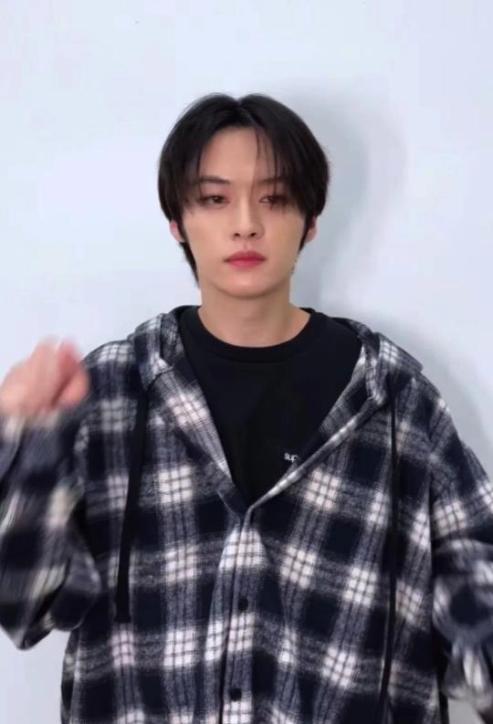 ジャケット・アウター LeeKnow is Cute ジャケット・アウター LeeKnow is Cute Lee Knowが最新のSkz Codeで