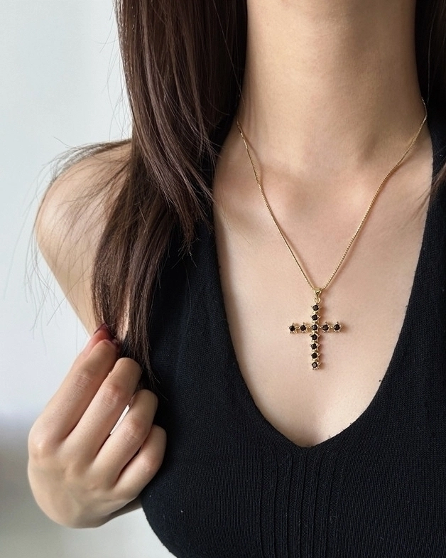 Black Cross Rhinestones Pendant Necklace | Momo - TWICE - Fashion