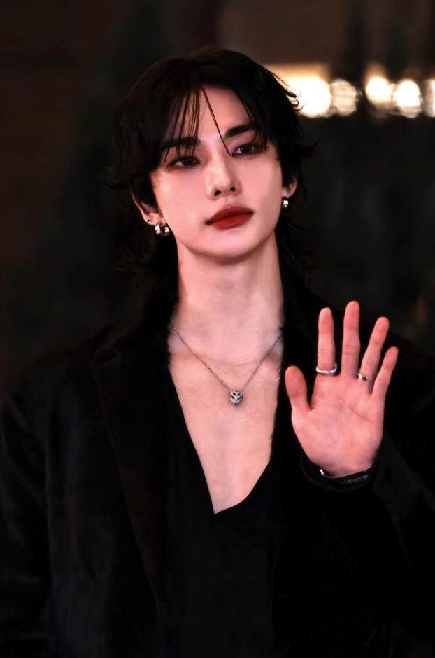 Silver Rhinestones Leopard Necklace | Hyunjin - Stray Kids